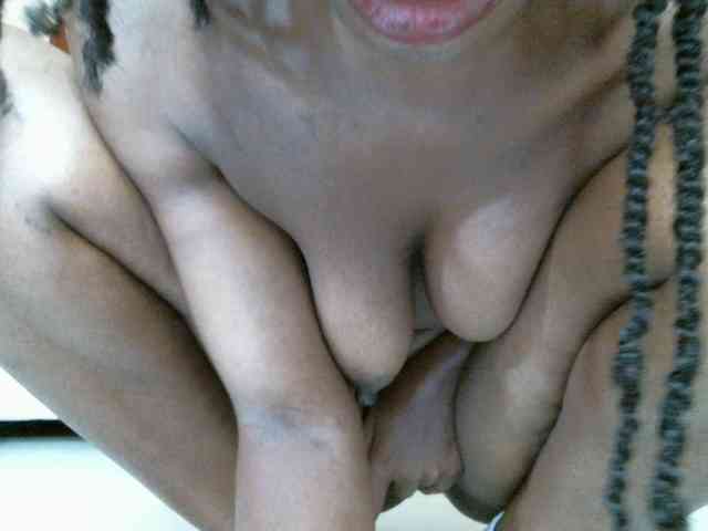 BlushAndMoan webcam