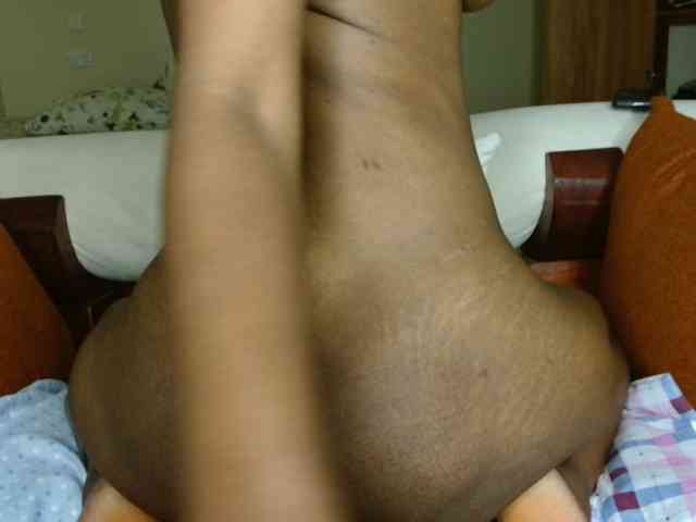 Model: BlushAndMoan