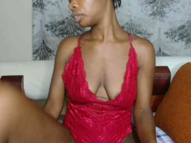 BlushAndMoan webcam