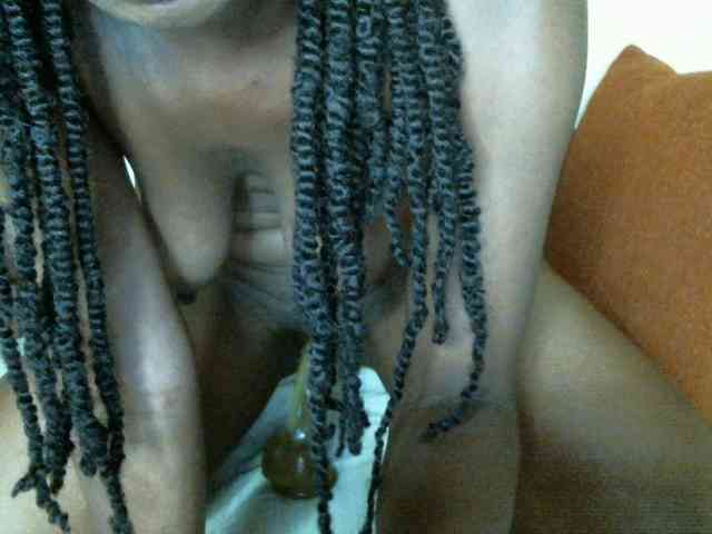 BlushAndMoan webcam