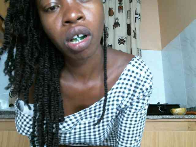 BlushAndMoan webcam