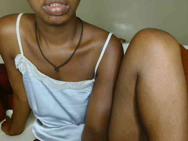 BlushAndMoan webcam