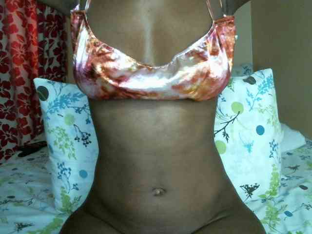 BlushAndMoan webcam