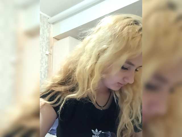BloodyLisss live cam on BongaCams