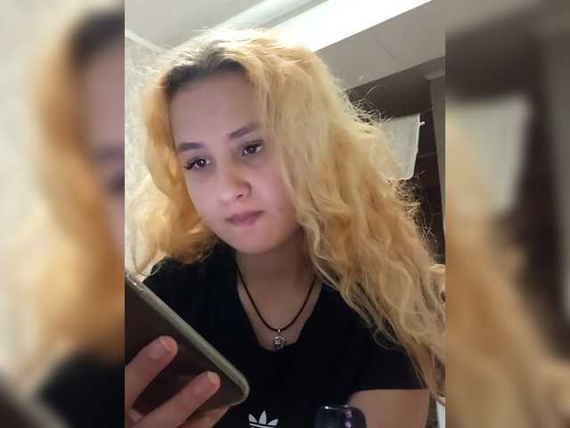 BloodyLisss live cam on BongaCams