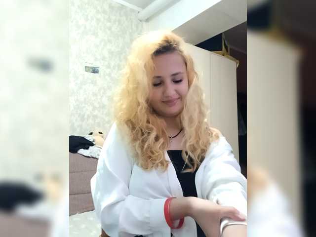BloodyLisss live cam on BongaCams