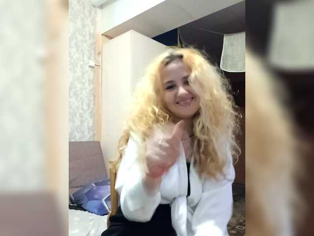 BloodyLisss live cam on BongaCams