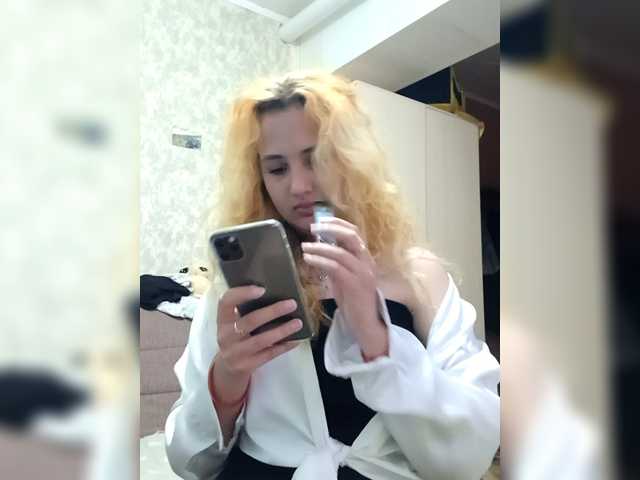 BloodyLisss live cam on BongaCams
