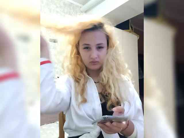 BloodyLisss webcam
