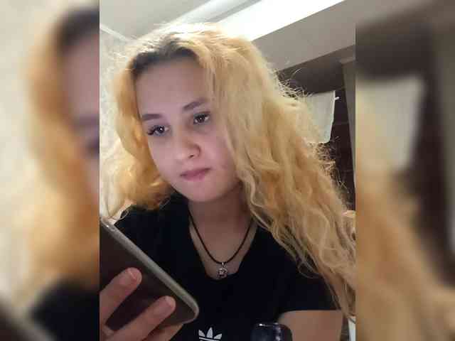 BloodyLisss webcam