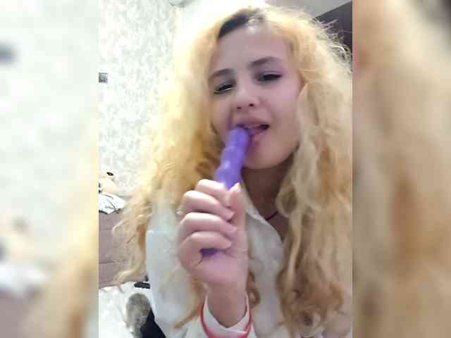BloodyLisss webcam