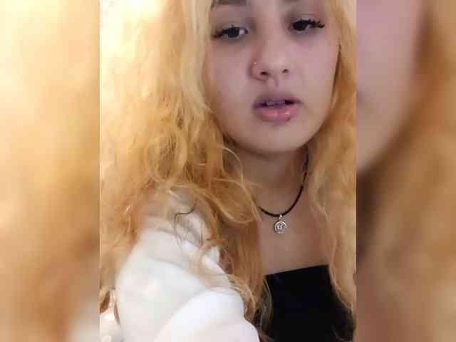 BloodyLisss webcam