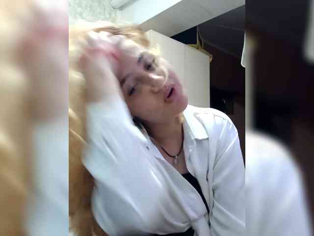 BloodyLisss webcam