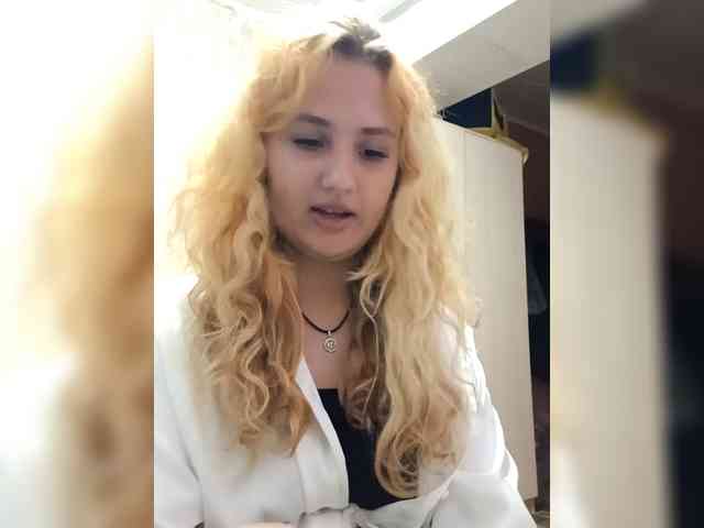 BloodyLisss webcam