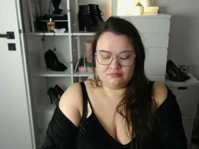 HollyDanceSoul webcam