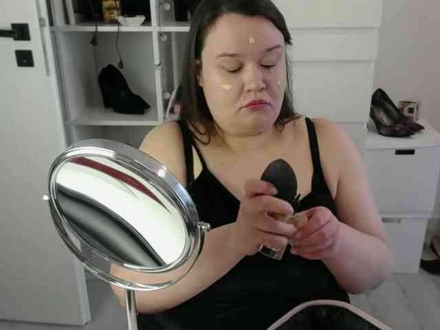 HollyDanceSoul webcam