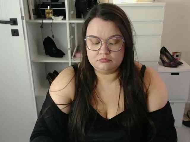 HollyDanceSoul webcam