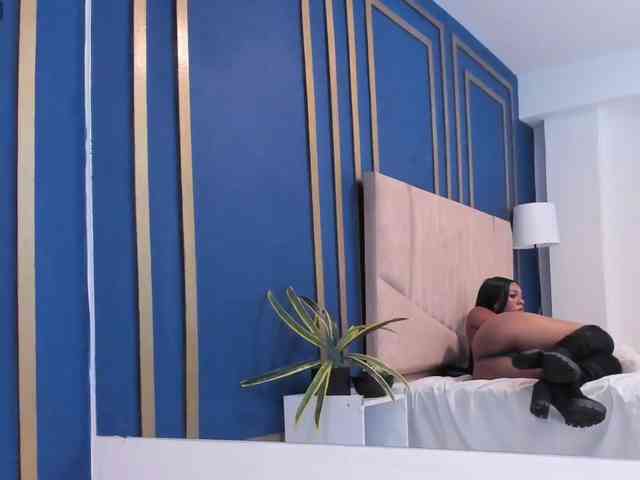Lily-Hazell webcam