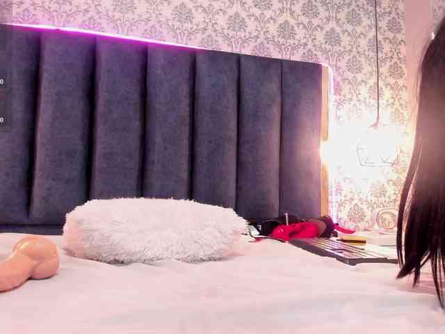 Lily-Hazell webcam