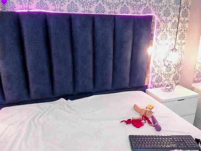 Lily-Hazell webcam