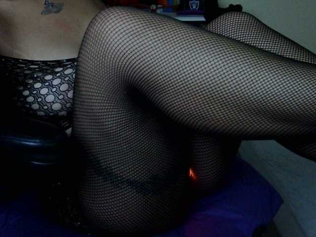 Alikaiwolf live cam on BongaCams