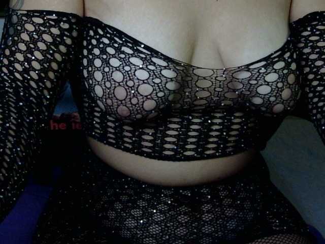 Alikaiwolf live cam preview