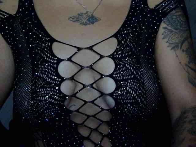 Alikaiwolf webcam