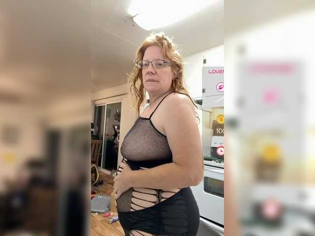 Lena-Ravenswood live cam on BongaCams