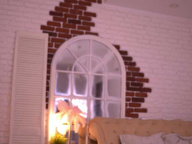 NyssaSky live cam