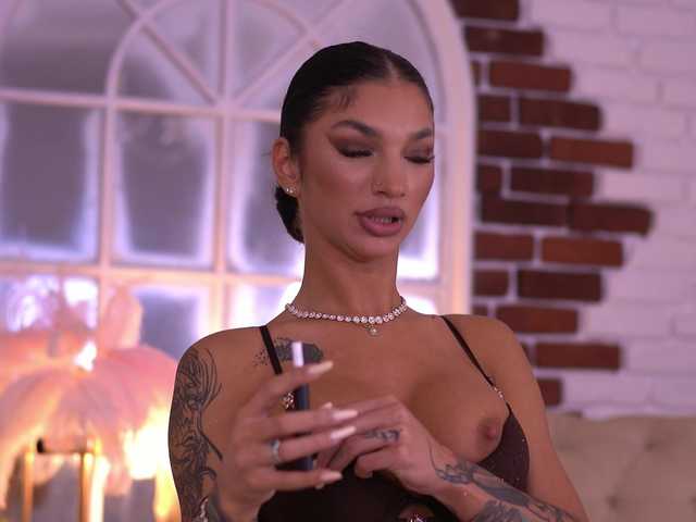 NyssaSky live webcam show