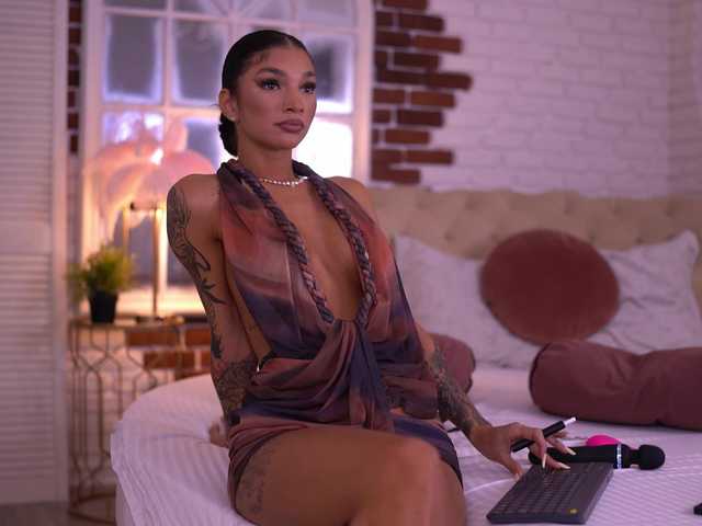 NyssaSky live webcam show