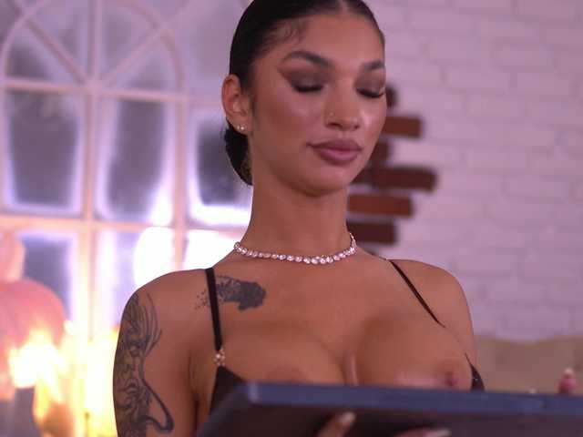 NyssaSky live webcam show