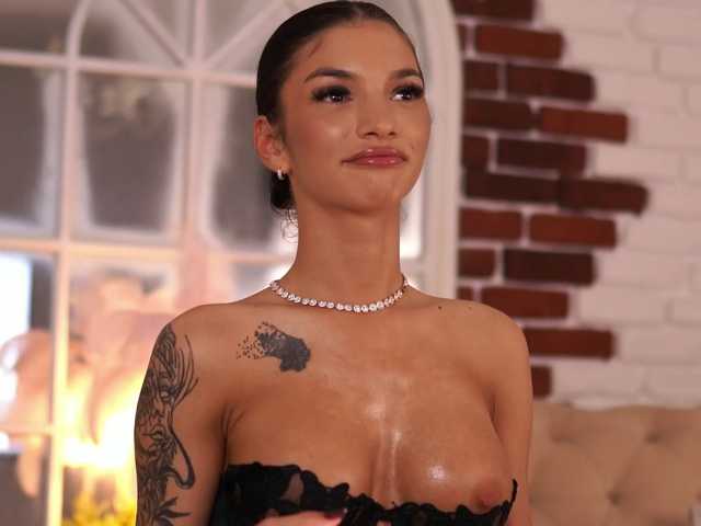 NyssaSky live cam preview
