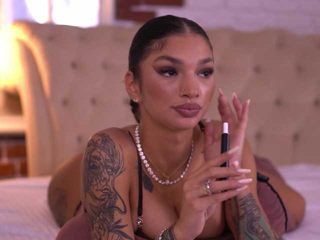 NyssaSky live webcam show