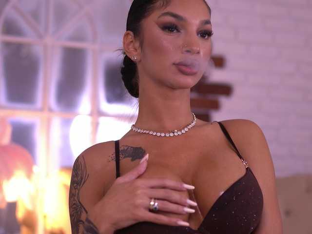 NyssaSky live webcam show