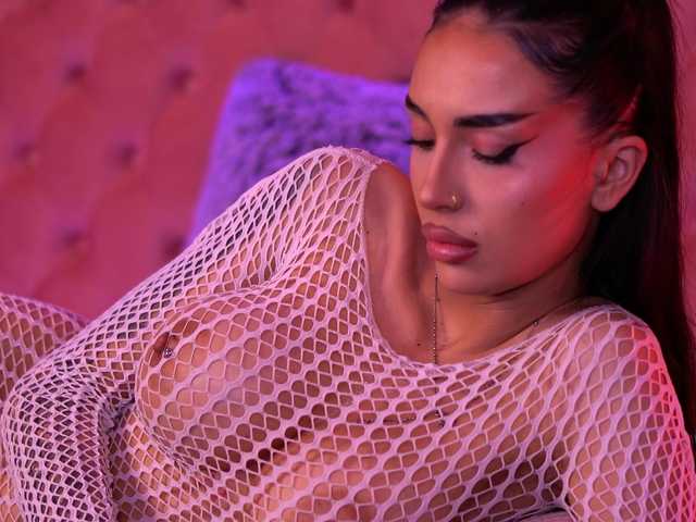 KimNaty webcam