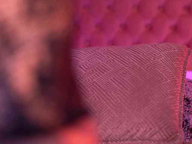 KimNaty webcam