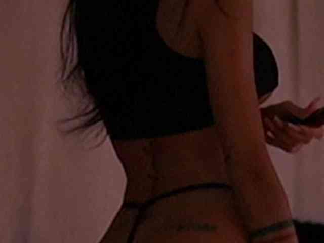 KimNaty webcam