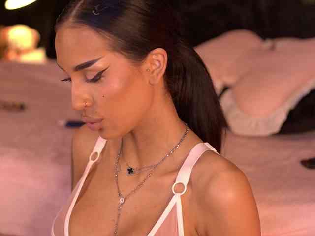 KimNaty webcam
