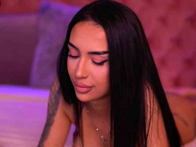 KimNaty webcam
