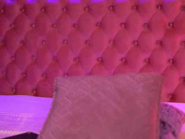 KimNaty webcam