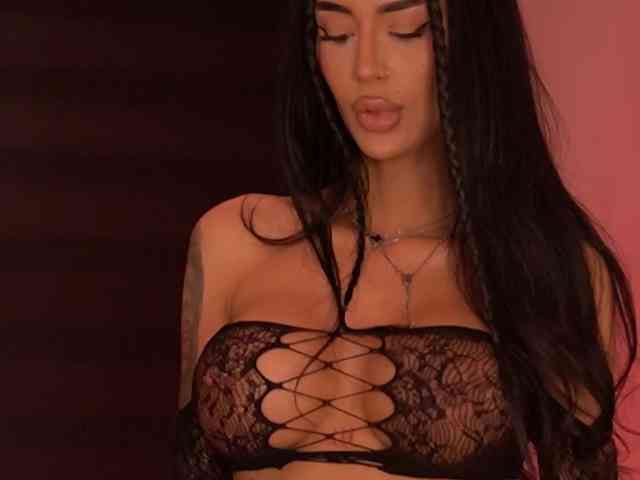 KimNaty webcam