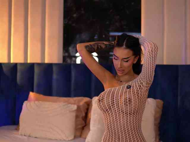 KimNaty webcam