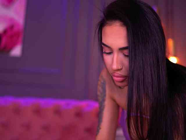 KimNaty webcam