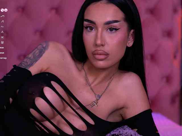 KimNaty webcam