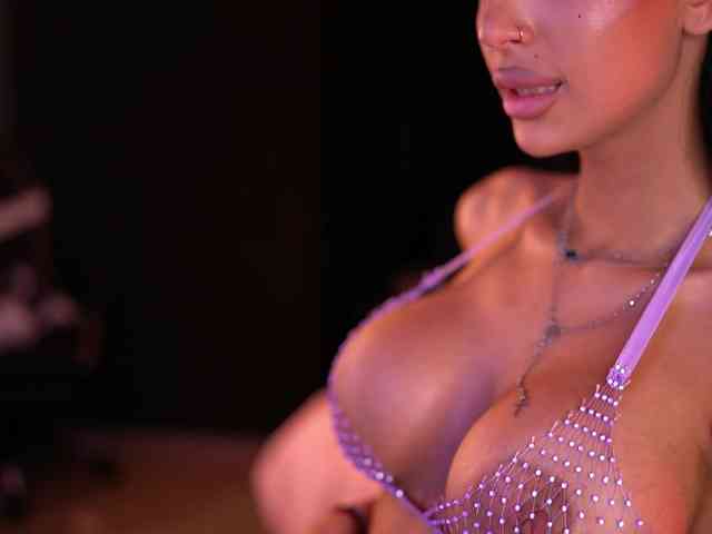 KimNaty webcam