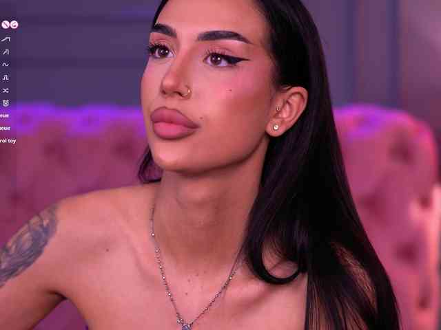 KimNaty webcam