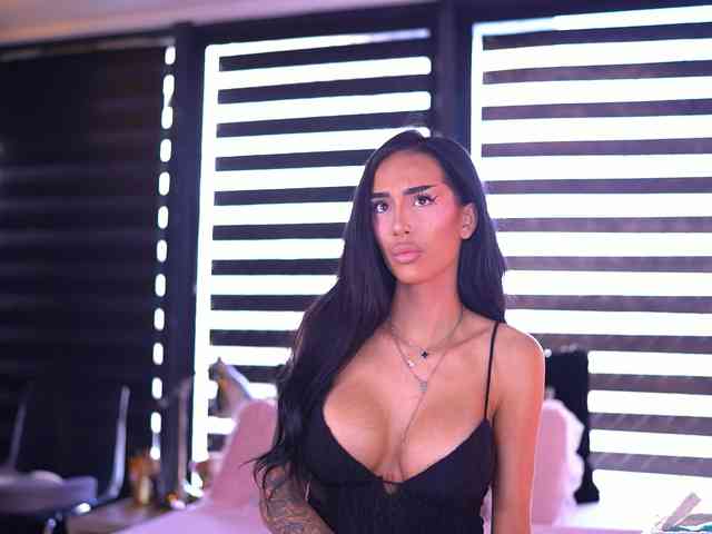 KimNaty webcam