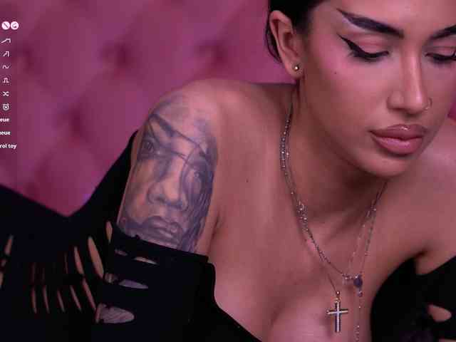KimNaty webcam