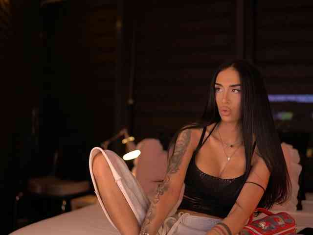 KimNaty webcam